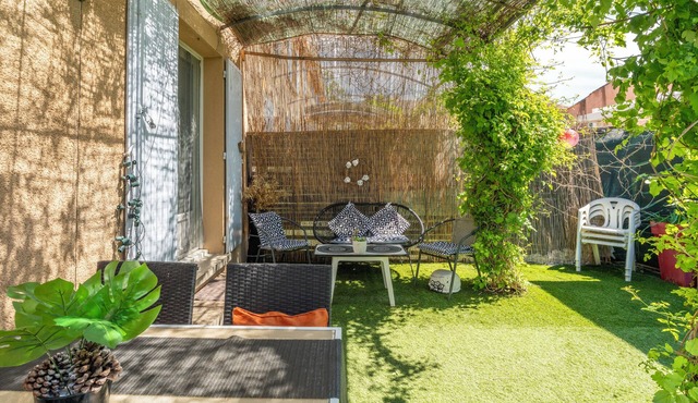 Holiday Home 'Rayonnante Maison Mont Ventoux' with Private Garden