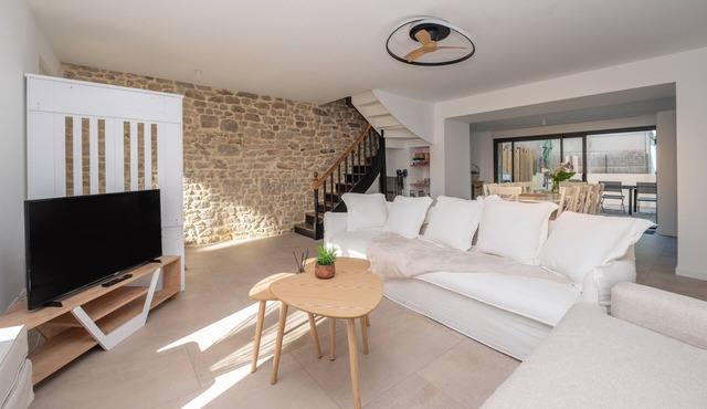 Holiday Home 'Refuge du Sentier Sauvage' with Private Terrace