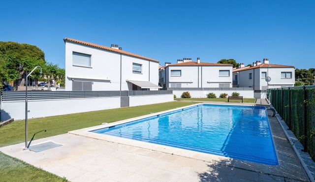 Holiday Home 'Roc De Sant Gaietà' with Mountain View, Wi-Fi and Air Conditioning