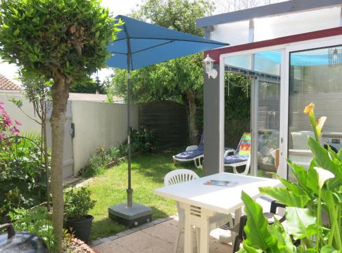 Holiday Home Roses Tremières by Interhome