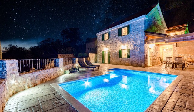 Holiday Home Rustic - Two Bedroom Holiday Home with Private Pool