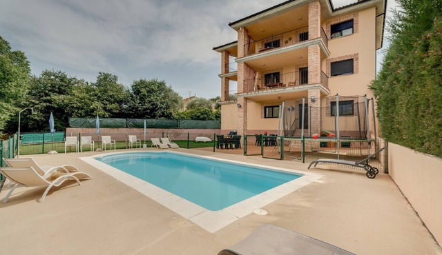 Holiday Home 'Sueños De Guara Casa Rural' with Mountain Views, Private Pool and Wi-Fi