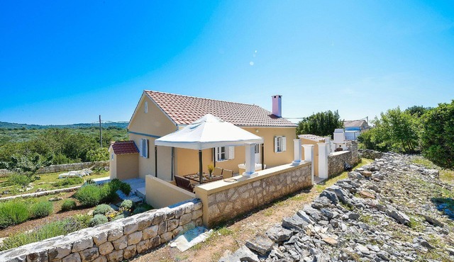 Holiday home "Sakarun" with view of the water