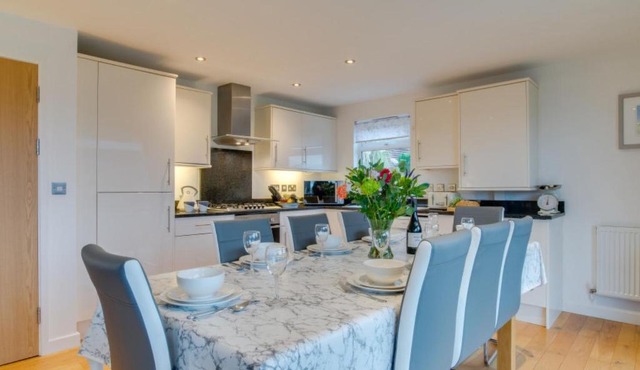 Holiday Home Serenade by Interhome