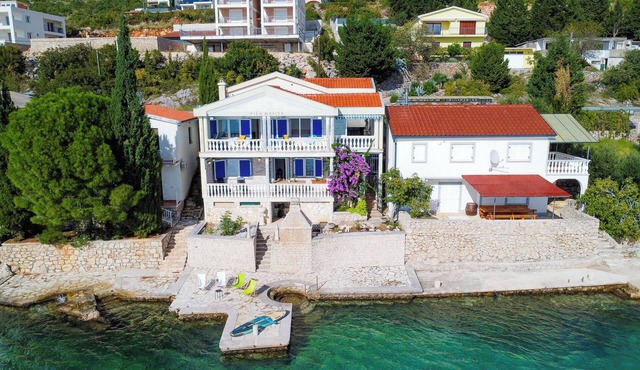 Holiday Home Seafront Escape, Tribanj, Croatia