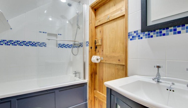 Holiday Home Serenity by Interhome