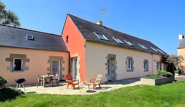 Holiday Home 'Single-Storey' with Private Terrace, Shared Garden and Wi-Fi