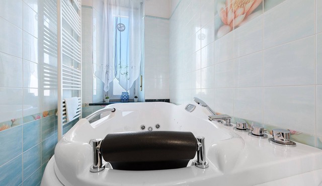 Holiday Home 'Sofìa' with Private Terrace, Balcony and Air Conditioning in Torino