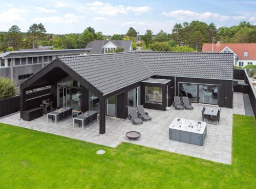 Holiday Home Straale - 50m from the sea by Interhome