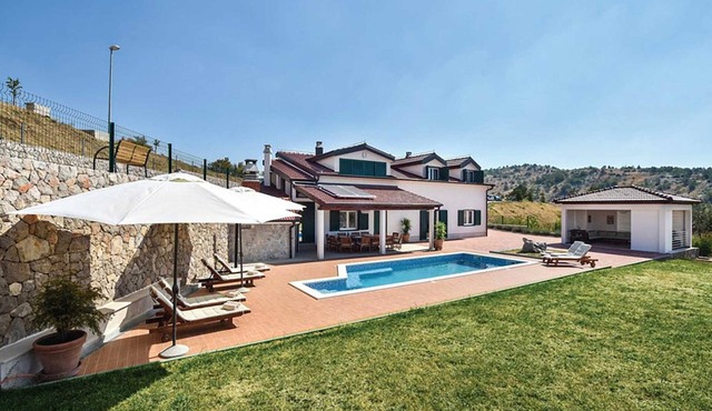 Holiday home Svilaja I Heated pool, family retreat