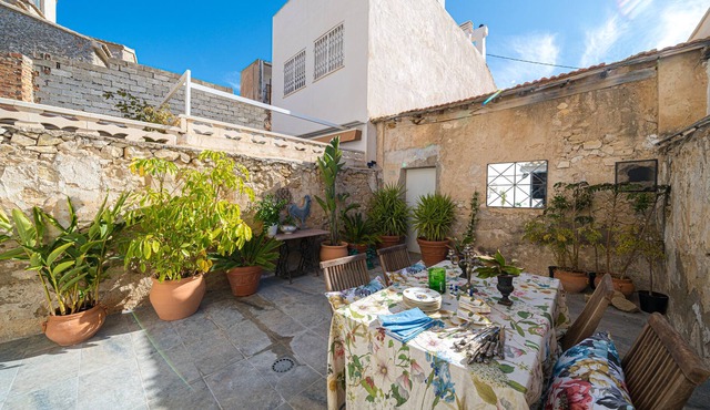 Holiday Home 'The 2 Rooms' with Private Terrace, Wi-Fi and Air Conditioning