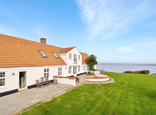 Holiday Home Thorge - 75m to the fjord by Interhome