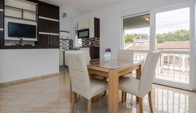 Holiday home Tomislav for 12 guests near the beach
