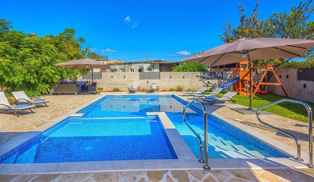 Holiday home Tower with private pool, sauna and quads