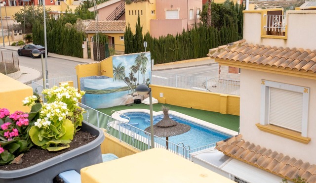 Holiday Home 'Tranquil Retreat' with Mountain View, Wi-Fi and Air Conditioning