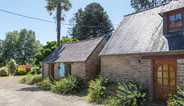 Holiday Home 'Ty Bihan' with Private Terrace and Private Garden