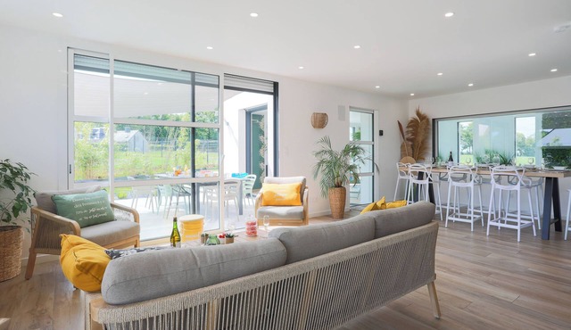 Holiday Home 'Ty Cohely' with Private Terrace, Private Garden and Wi-Fi