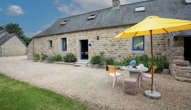 Holiday Home 'Ty Coz' with Private Terrace, Private Garden and Wi-Fi