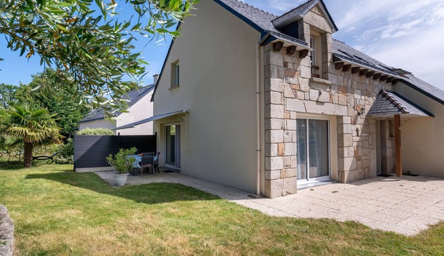 Holiday Home 'Ty Gwen' with Private Terrace, Private Garden and Wi-Fi