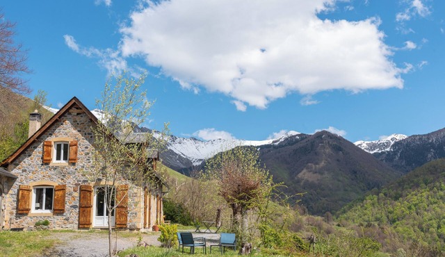 Holiday Home 'Ty Sioul - Mountain View' with Mountain View, Private Terrace and Wi-Fi