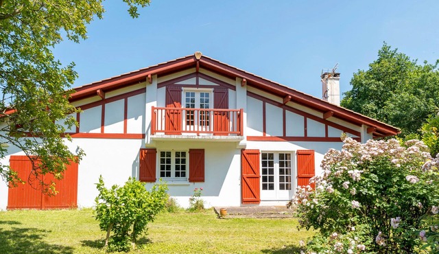 Holiday Home "Usoak" with Mountain View, Private Terrace & Wi-Fi