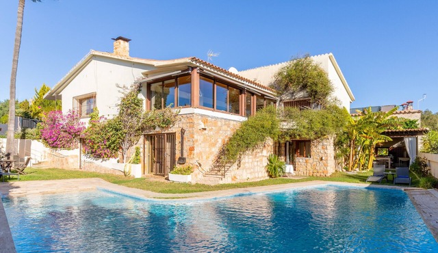 Holiday Home "Villa Relax" with Pool, Garden & Wi-Fi