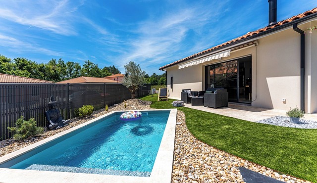 Holiday Home 'Villa Mayana' with Private Pool, Wi-Fi and Air Conditioning