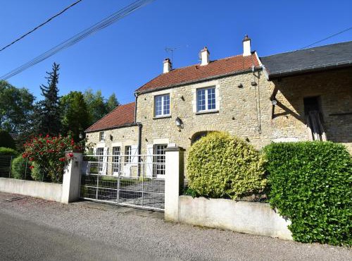 Holiday Home Vault-de-Lugny near Forest