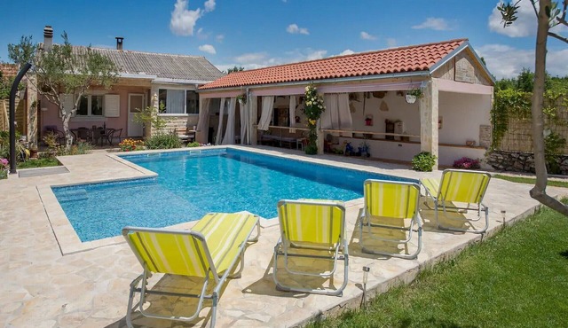 Holiday Home Velini Dvori