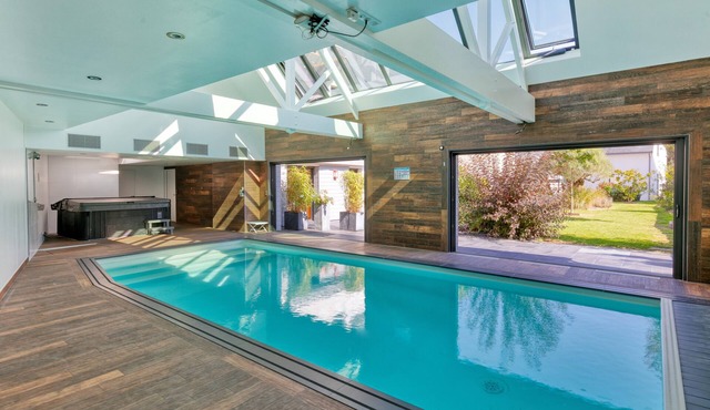 Holiday Home 'Villa Ker Minet - Maison 8 Pers' with Private Terrace, Wi-Fi and Air Conditioning