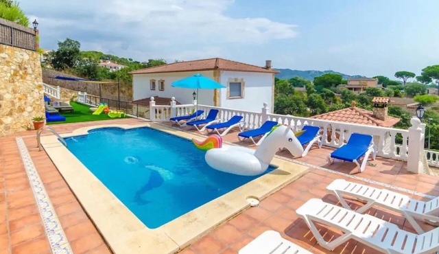 Holiday Home 'Villa Mansory' with Sea View, Wi-Fi and Air Conditioning