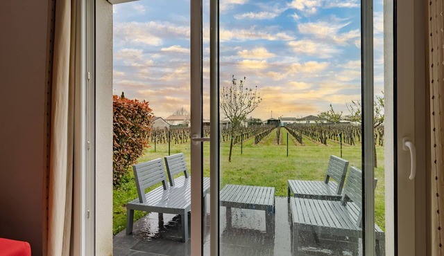 Holiday Home 'Villa 1-2 Pers- Libourne' with Private Terrace, Wi-Fi and Air Conditioning