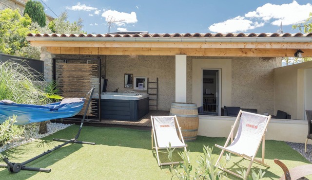 Holiday Home 'Villa Chardonnay' with Private Terrace, Wi-Fi and Air Conditioning