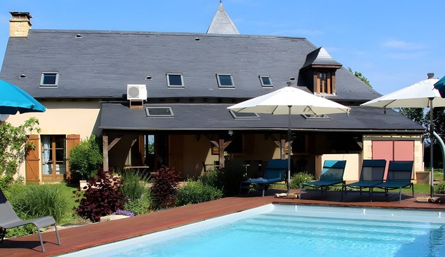 Holiday Home 'Villa Dordogne' with Private Pool, Wi-Fi and Air Conditioning
