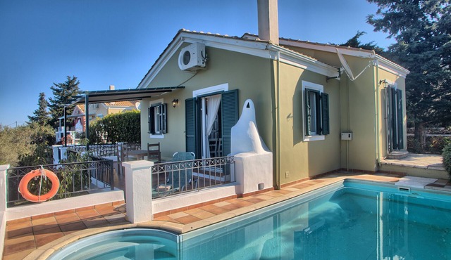 Holiday Home 'Villa Ostria' with Sea View, Private Pool and Wi-Fi