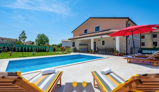 Holiday Home Villa Sa-Ra