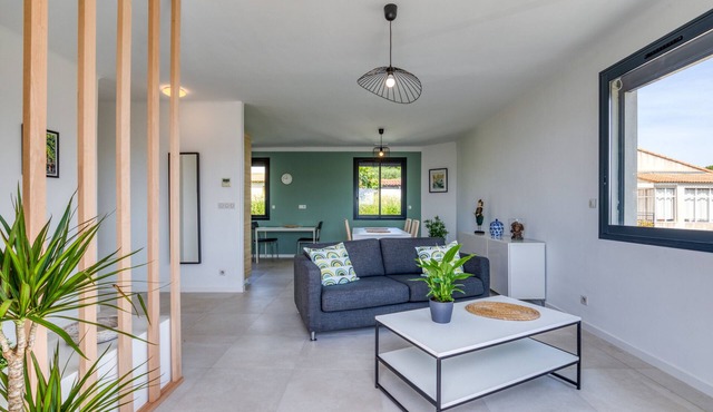 Holiday Home 'Villa Maryet' with Private Terrace, Wi-Fi and Air Conditioning