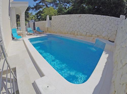 Holiday Home Villa Mustra by Interhome