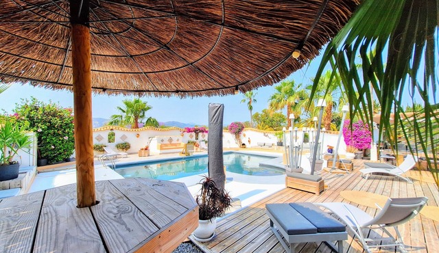 Holiday Home 'Villa Nigella - Montgó Area' with Shared Pool, Wi-Fi & Air Conditioning