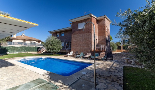Holiday Home 'Villa Pilara - Brunete' with Private Pool, Wi-Fi and Air Conditioning