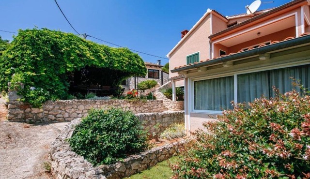 Holiday Home Villa Rokov - Five Bedroom Holiday Home with Swimming Pool