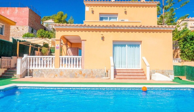 Holiday Home 'Villa Sunset' with Sea Views, Wi-Fi and Air Conditioning