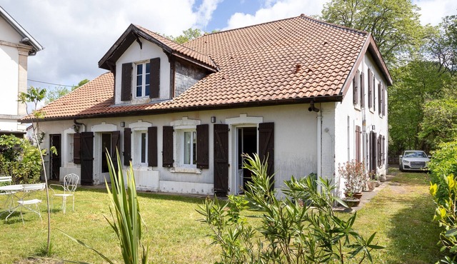 Holiday Home 'Villa Tamois' with Private Garden and Wi-Fi