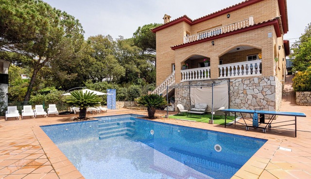 Holiday Home 'Villa Yulia' with Private Pool, Private Terrace and Wi-Fi