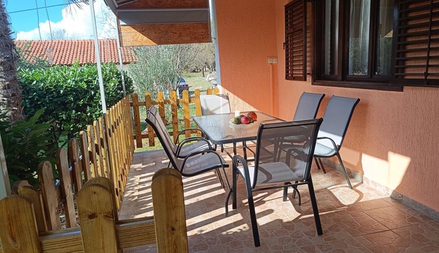 Holiday Home Višnja - Two Bedroom Holiday Home with Terrace