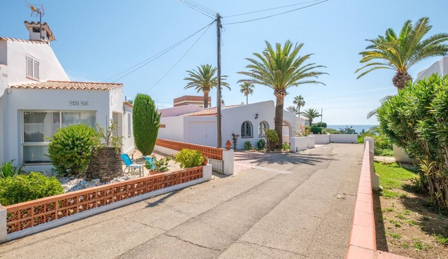 Holiday Home Vistamar 4 with Sea Views, Garden and Wi-Fi
