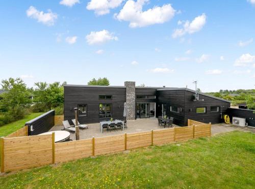 Holiday Home Weike - 950m to the fjord by Interhome