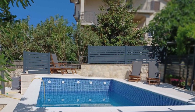 Holiday home With a large garden pool