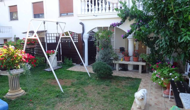 Holiday home with air conditioning and terrace