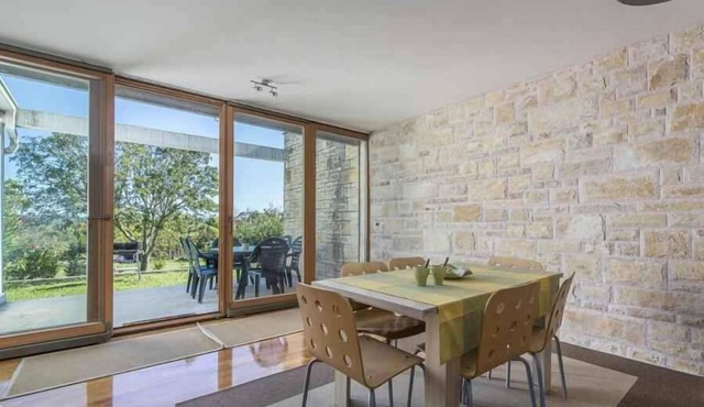 Holiday home with air conditioning